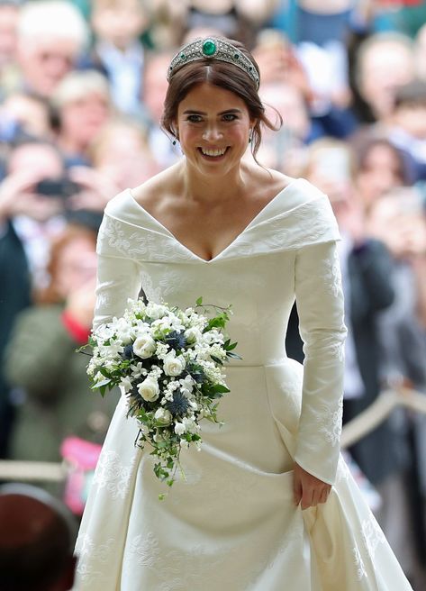 Princess Eugenie Of York Marries Mr. Jack Brooksbank. This is the second royal wedding this year after Prince Harry and Meghan Markle. Eugenie Wedding, Princ Harry, Royal Wedding Gowns, Jack Brooksbank, Royal Wedding Dress, Estilo Real, Royal Brides, Sarah Ferguson, Princess Beatrice