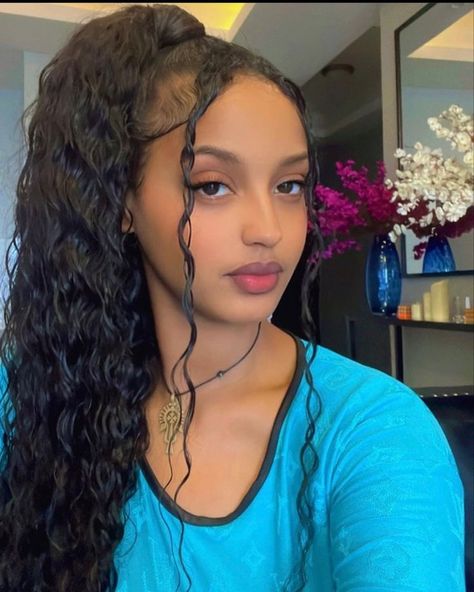 Ethiopian Aesthetic, Ethiopian Hair, Ethiopian Culture, Woman With Blue Eyes, 2pac Quotes, Ethiopian Women, Hair Specialist, Brave Women, Curly Hair Styles Easy