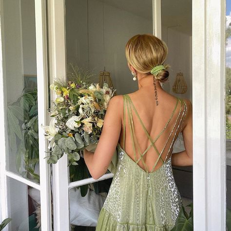 Jessica Nowotny’s Instagram post: “Still obsessed 💐 #backlessdress #greenfeed #greendress . . . . . .…” Pixie Hollow, Twisted Series, Surf Lifestyle, Modern Disney, Green Aesthetic, Style Outfits, Looks Vintage, Dresden, Backless Dress Formal