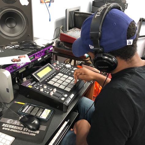 Student laying down some 🔥 on one of our MPC 2500s! #omegastudios #music #audioengineering #production #beats #MPC #rockvillemd #school #MIDI #drums Listening To Music In School Aesthetic, Music Education Aesthetic, Music School Advertising, Band High School, Manhattan School Of Music, Music Production, Studio S, Drums, Engineering