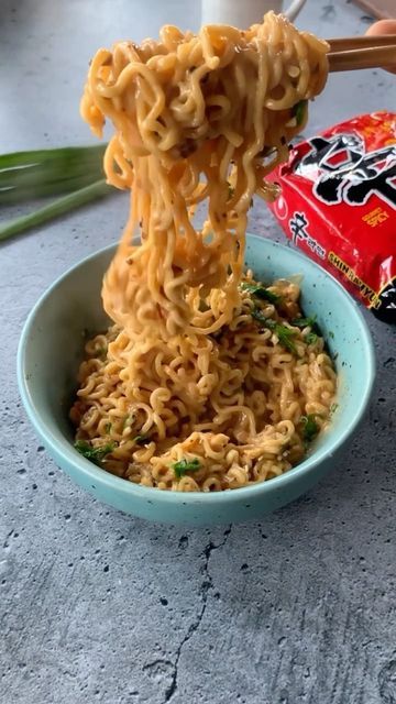 Shin Ramen Hacks, Cheesy Ramen Recipe, Cheesy Ramen, Shin Ramen, Shin Ramyun, Ramen Hacks, Ramen Recipe, Diy Hack, Instant Ramen