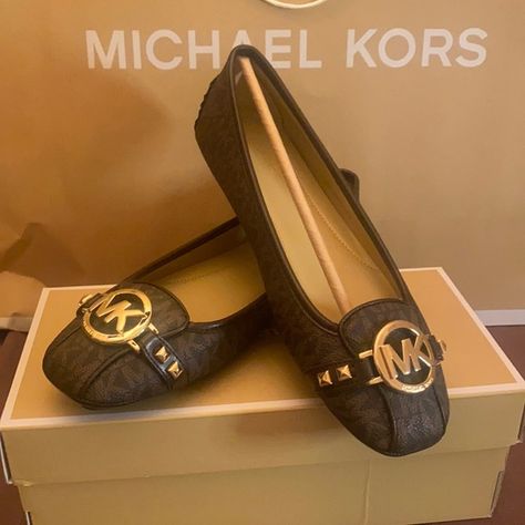 Mk brown Tory Burch Flats, Alia Bhatt, Michael Kors Shoes, Things I Want, Tory Burch, Michael Kors, Loafers, Jewelry Watches, Plus Fashion