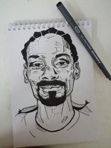 Snoop dogg sketch Snoop Dogg Drawing Easy, Bob Marley Drawing Easy, Snoop Dogg Sketch, Snoop Dog Drawing, Snoop Dogg Drawing, Xxxtentacion Drawing, Crazy Sketches, Movie Sketches, Music Room Art