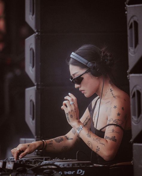 Peggy Gou, Girl Dj, Dj Photos, Music Tattoo, Hair Shows, Music Mood, Music Aesthetic, House Music, Body Tattoos