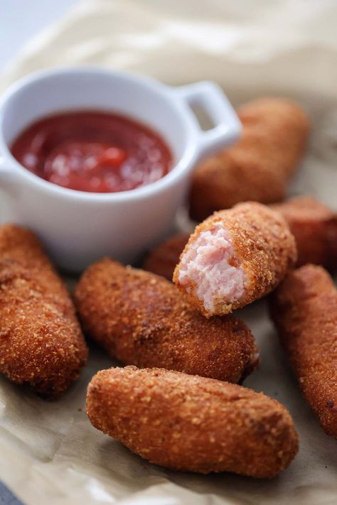 Cuban Croquetas, Ham Croquettes Recipe, Cuban Appetizers, Ham Croquettes, Croquettes Recipe, Latin Recipes, Cuban Cuisine, Crowd Pleasing Appetizers, Potluck Dishes