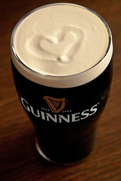 I love Guinness Pint Of Guinness, Ireland Aesthetic, Guinness Beer, Points Recipes, Beer Pub, Summer Wines, Best Beer, Grocery List, Food App