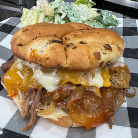 Arbys Roast Beef Sandwich, Horsey Sauce, Arbys Beef And Cheddar, Crockpot Shredded Beef, Arby's Sauce, Cooking In The Midwest, Shredded Beef Sandwiches, Beef And Cheddar, Hot Beef Sandwiches