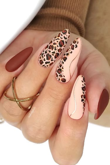 Cozy and Gorgeous Brown Fall Nails That You Must Try in 2023 Check more at https://mangadexx.com/cozy-and-gorgeous-brown-fall-nails-that-you-must-try-in-2023/ Brown Nails Design, Thanksgiving Nail Designs, Animal Nail Art, Animal Nails, Animal Print Nails, Thanksgiving Nails, Oval Nails, Cute Nail Art, Brown Nails