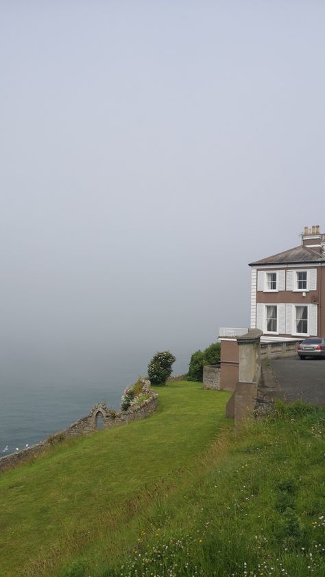 House In Ireland, Landscape Wallpaper Aesthetic, Ireland Core, Dublin Ireland Aesthetic, Houses Ireland, Howth Ireland, Ireland Houses, House Near The Sea, Homes In Ireland