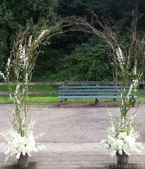 Branch Arch Wedding, Wedding Arbors, Wedding Ceremony Ideas, Curly Willow, Wedding Arbour, Wedding Arch Flowers, Arch Flowers, Arch Decoration Wedding, Wedding Ceremony Backdrop