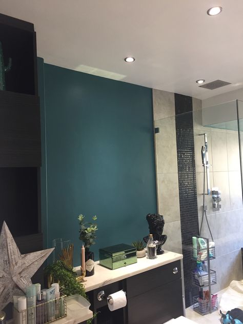 Luxury Teal Master Bathroom Makeover Reveal - Part 1 - Caradise Dark Teal Bathroom, Teal Painted Walls, Teal Paint Colors, Teal Bathroom Ideas, Teal Bathroom, Luxury Master Bathrooms, Eclectic Interior Design, Beige Tile, Teal Walls