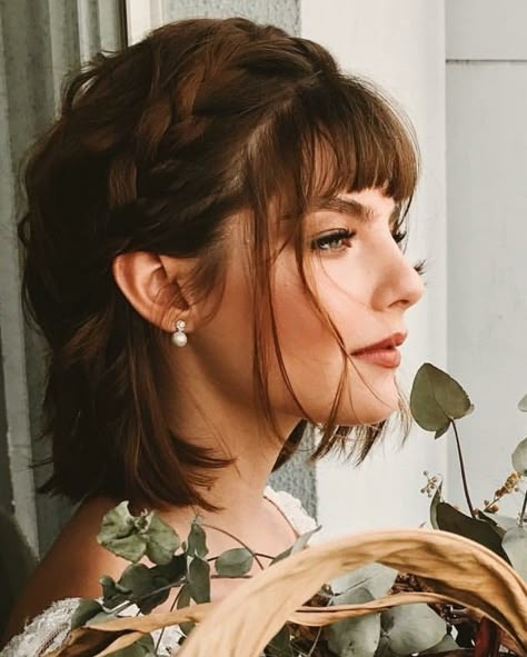 Short Wavy Hairstyles, Curly Braided Hairstyles, Short Haircut Ideas, Short Haircuts With Bangs, Shaved Side Hairstyles, New Short Haircuts, Short Hair Trends, Wavy Hairstyles, Peinados Fáciles Para Cabello Corto