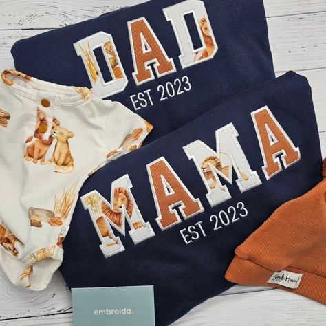 Capturing those unforgettable first moments in a special way—this family asked me to turn their baby’s going home outfit into Memory Jumpers for Mum, Dad and Uncle. Now, they can wear the memories of that precious day close to their hearts. 💕👶 #MemoryJumper #familykeepsake #goinghome #outfit #onesies #motherhood #fathersday Baby Photos Ideas, Best Mum Ever, How To Use Cricut, Memory Crafts, Best Gift Ever, Going Home Outfit, Family Keepsakes, August 12, Super Mom