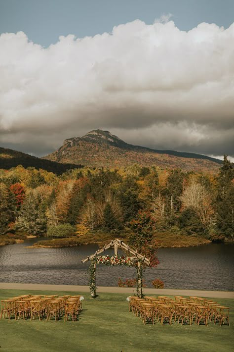 Country Wedding Locations, Mountain Lake Wedding Venues, Blue Ridge Mountain Wedding Venues, Wedding Venues Outdoor Country, Fall Outdoor Wedding Venues, Virginia Fall Wedding, Mountain Ranch Wedding, Western Lake Wedding, Wedding Venues In Tennessee Outdoor