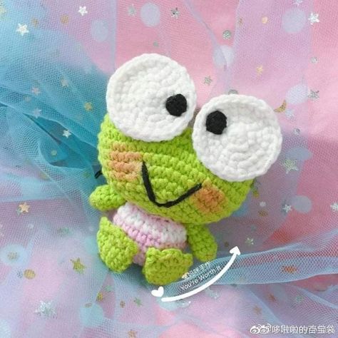 Green Frog Crochet, Frog Crochet Pattern, Chunky Yarn Crochet, Frog Crochet, Hello Kitty Crochet, Bulging Eyes, Crochet Frog, Green Frog, Fun Crochet Projects