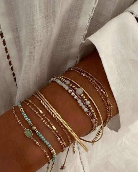 Pretty Stacks, Jewelery Stacks, Bracelet Layering, Stacking Bracelets, Summer Bracelet Stack, خواتم خطوبة, Xoxo Jewelry, Preppy Jewelry, Jewelry Essentials