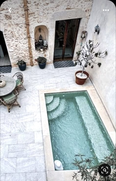 Neutral Backyard, Kleiner Pool Design, Pools For Small Yards, Plunge Pools, Small Pool Design, Small Pools, Building A Pool, Backyard Pool Designs, Beautiful Pools