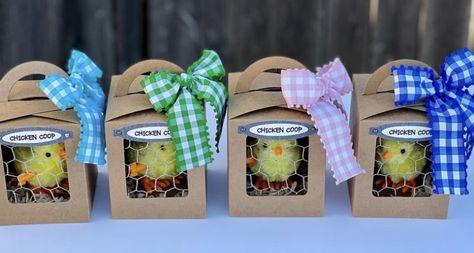 Farm Theme Centerpieces, Farmers Market Birthday Party, Barnyard Birthday Party, Farm Theme Birthday, Farm Animals Birthday Party, Farm Themed Birthday Party, Rodeo Birthday, Farm Animal Birthday, Barnyard Birthday