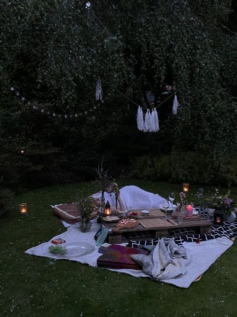 Caitlin + Core + Aesthetic, Fairy Core Picnic, Spring Solstice Party, Cottage Core Garden Party, Summer Solstice Dinner Party, Summer Solstice Party Ideas, Backyard Party Aesthetic, Swedish Midsummer Party, Cottage Core Birthday Party