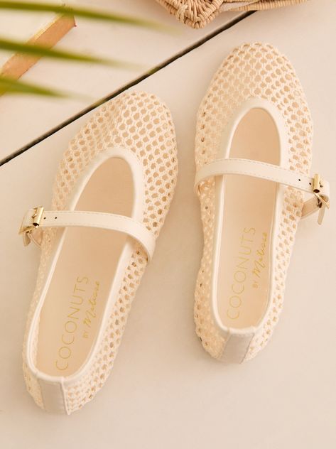 Feel effortlessly chic with these cream Nolita mesh ballet flats by Matisse! These shoes are great for wanting to make a statement, while also being simplistic, perfect for everyday wear! Effortlessly Chic, Ballet Flats, Everyday Wear, Ballet, Mesh, Cream, How To Wear