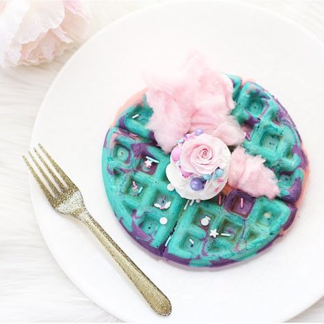 Mermaid Food Recipes, Mermaid Breakfast Party, Mermaid Brunch Food, Mermaid Brunch Party, Mermaid Tablescape, Mermaid Breakfast, Mermaid Brunch, Mermaid Food, Mermaid Bridal Showers