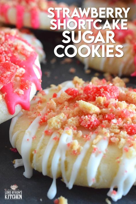 Strawberry Shortcake Sugar Cookies - Lord Byron's Kitchen Strawberry Crunch Sugar Cookies, Cookie Recipes Bakery Style, Aldi Cookies, Cookie Table Cookies, Bake Sell Ideas, January Cookies, Desserts To Sell, Bake Sell, Shortcake Cookies