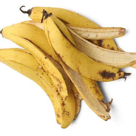 Surprising Uses for Your Old Banana Peels - Recipe Heaven Banana Peel Uses, Banana Health Benefits, Banana Uses, Banana Peels, Banana Benefits, Vegan Bacon, Holistic Approach To Health, Banana Peel, Cooking Ingredients