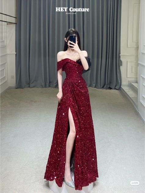 Award Show Dresses, Robes Glamour, Girls Dress Outfits, Gowns Dresses Elegant, Classy Prom Dresses, Prom Dress Inspiration, Pretty Prom Dresses, Fairytale Dress, Prom Outfits