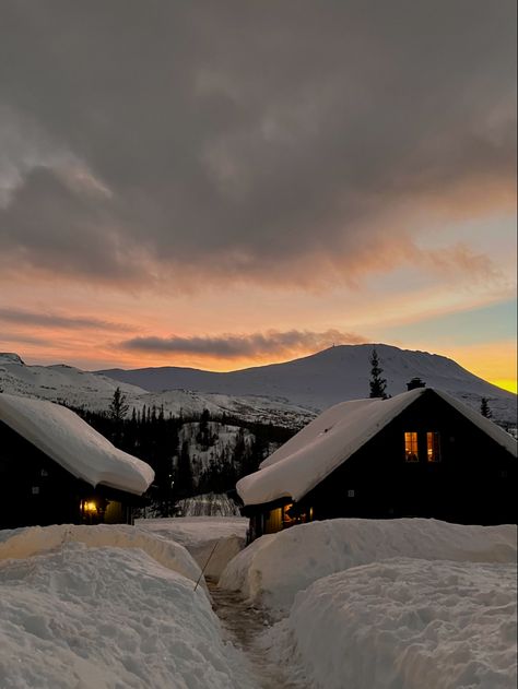 Skiing season in Gaustablikk, Norway @FischerEva03 Ski Village Aesthetic, Norway In December, Skiing Norway, Ski Norway, Christmas In Norway, Winter In Norway, Norway In Winter, Norway Aesthetic, Norway Winter