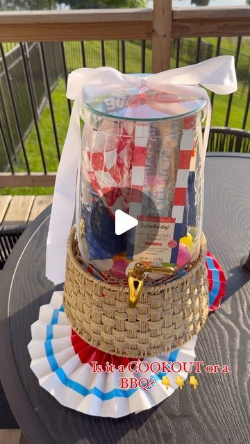 Amanda Albrecht Illinois Realtor + Content Creator on Instagram: "Rule number one for any Cookout: never arrive empty-handed!  This weekend, why not combine a fun and functional gift with a sweet treat?

Here’s a perfect idea: A drink dispenser filled with a little fun (patriotic water balloons) some reusable ice to use all summer, sweet chocolate covered pretzels and a fun towel. 

Perfect for 4th of July too! 

PS do you call it a cookout or a bbq?
.
.
.
#hostess #mdw #mdw2024 #memorialdayweekend #redwhiteandblue #hostessgift #summerfun #realtor #mom #giftidea" 4th Of July Hostess Gift Ideas, Realtor Content, Fun Towels, Hostess Gift Ideas, Covered Pretzels, Chocolate Covered Pretzels, Water Balloons, Drink Dispenser, Sweet Chocolate