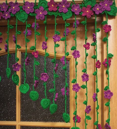 Art Au Crochet, Wool Crafts Diy, Crochet Curtain Pattern, Crochet Placemat Patterns, Leaf Curtains, Crochet Leaf Patterns, Crochet Garland, Confection Au Crochet, Flower Curtain