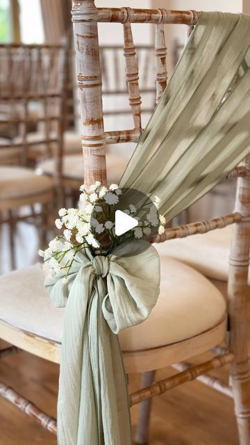 Wedding Chair Sashes Ideas, Chair Sash Ideas Wedding, Wedding Chair Decorations Diy, Diy Chair Sashes, Wedding Ceremony Chairs, Wedding Chair Sashes, Wedding Isles, Violet Wedding, Chair Bows