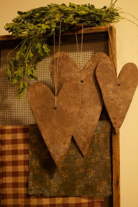 ~ Sarah's Country Kitchen ~ Primitive Valentine Decor, Primitive Valentine, Heart Bowl, Prim Christmas, My Funny Valentine, Primitive Crafts, Country Crafts, Heart Crafts, Bowl Fillers