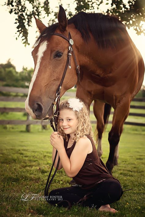 Horse Photography Poses, Best Friend Images, Crib Shoes Girl, Horse And Human, Horse Photo, Equestrian Girls, Shoes Girl, Pony Horse, Most Beautiful Horses