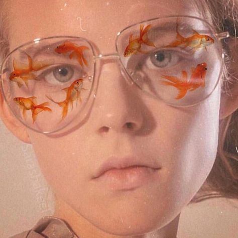 Behind Blue Eyes, Robert Mapplethorpe, Pat Mcgrath, Poses References, Cat Eyes, Kate Moss, Denim Outfit, Goldfish, Spectacles