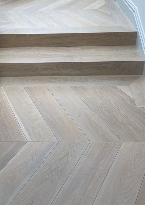 Hardwood Floor Ideas, Wood Flooring Design, Flooring Upstairs, Oak Wooden Flooring, Flooring Design Ideas, Wood Floor Design, Herringbone Wood Floor, Herringbone Wood, Flooring Design