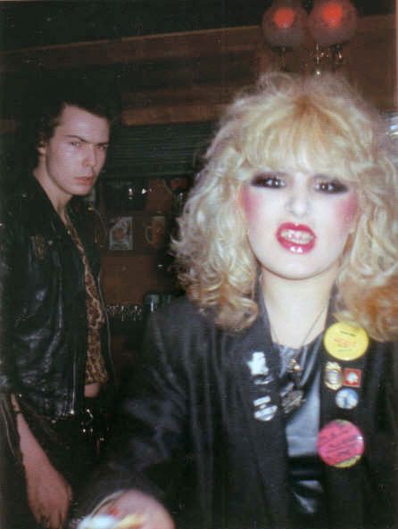 Nancy Spungen Sid Vicious Nancy, Nancy Spungen, Sid And Nancy, 70s Punk, Johnny Rotten, Punk Culture, Sid Vicious, Punk Rocker, I'm With The Band