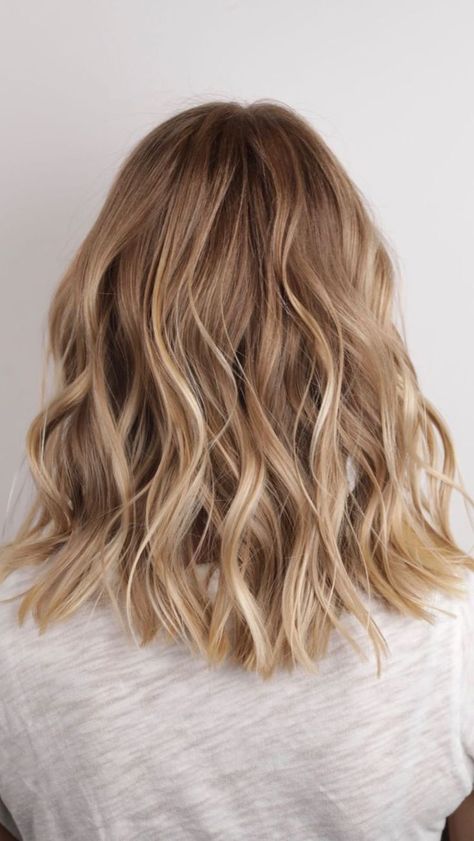 mid length balayage blond brunette Hair Color Goals, Champagne Blonde Hair, Balayage Blonde, Fringe Hairstyles, Brown Blonde Hair, Mid Length Hair, Short Curly Hair, Blonde Balayage, Blonde Hair Color