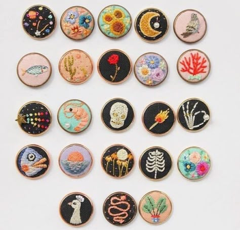 Miniature Embroidery, Embroidered Badges, Pola Sulam, Simple Embroidery, 자수 디자인, Sewing Embroidery Designs, Hand Embroidery Art, Embroidery Jewelry, Hand Embroidery Stitches