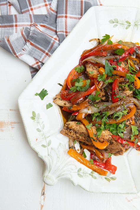 Chicken With Peppers, Onions, & Balsamic Vinegar | Italian Food Forever Chicken Peppers And Onions, Chicken With Peppers, Green Pepper Recipes, Balsamic Vinegar Recipes, Chicken Peppers, Recipes Using Bananas, Italian Chicken Recipes, Pepper Recipes, Chicken Recipes Boneless