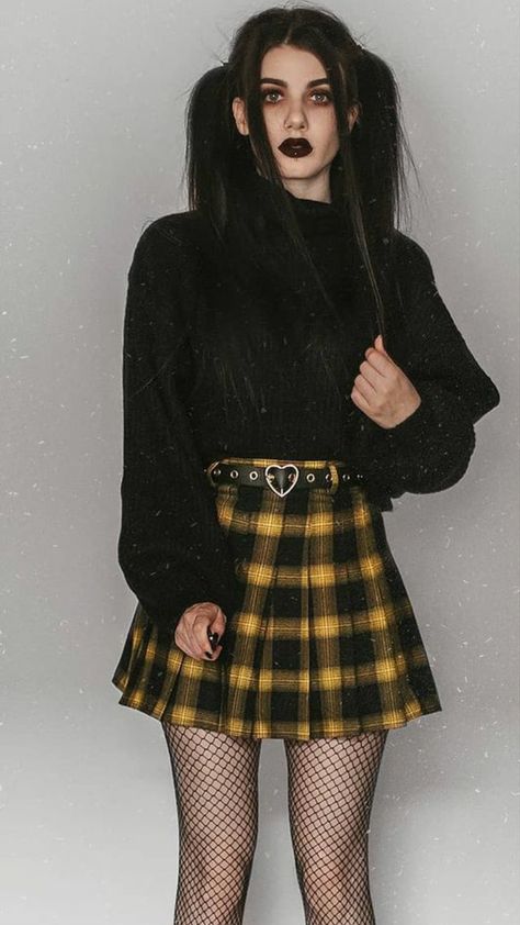 High Waisted Punk Skirt For Alternative Fashion, Fall High Waist Punk Mini Skirt, Fall Grunge High-waist Mini Skirt, 80s Alternative Fashion, Ricky Aimee, Geek Girl Outfit, Seoul Airport, Yellow Plaid Skirt Outfit Grunge, Gothic High-waist Mini Skirt For Alternative Fashion