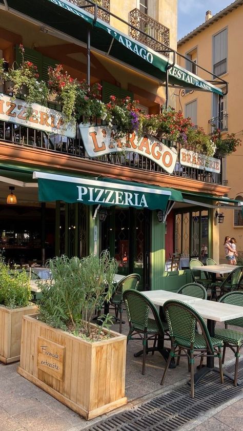 Pizza Store Design Exterior, Pizza Restaurant Exterior, Pizza Shop Exterior, Italian Pizzeria Interior, Italian Restaurant Exterior, Pizzeria Exterior, Pizza Shop Aesthetic, Pizzaria Aesthetic, Pizza Restaurant Design Interior