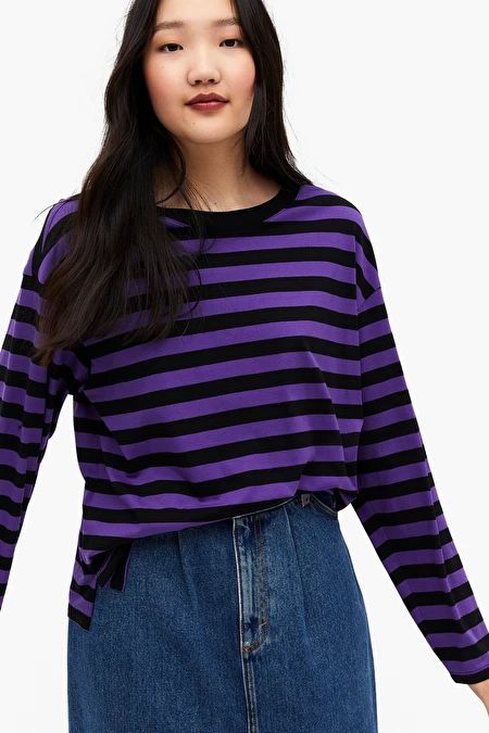 Soft long-sleeve top - Purple and black stripes - T-shirts - Monki FR Different World, A Different World, Black And Purple, Purple Shirt, Striped Long Sleeve, Cotton Tops, World Of Fashion, Purple And Black, Fashion Online Shop