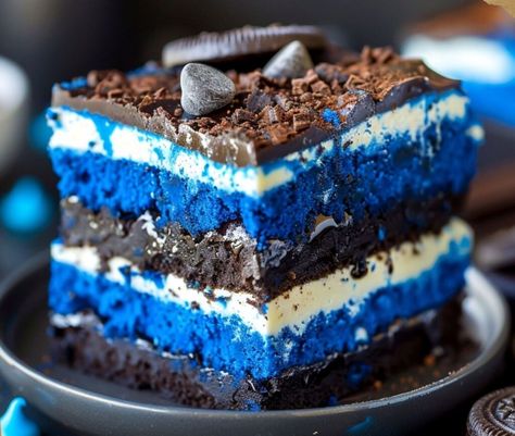 Blue Velvet Oreo Cheesecake Cake, Blue Velvet Cheesecake, Blue Velvet Brownies, Oreo Cheesecake Cake, Blue Velvet Cake, Blue Velvet Cakes, Cream Cheese Oreo, Oreo Brownies, Brownie Ingredients