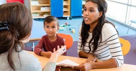 Parent Teacher Relationship, Curriculum Night, Family Involvement, Teacher Info, Kids Awards, Teachers Lounge, Reading Motivation, Classroom Strategies, Inclusion Classroom