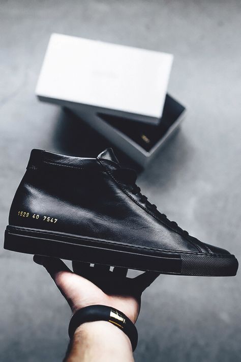 Basket Noir, Common Projects, Sneakers Men Fashion, Black Sneakers, Sneaker Collection, Fashion Sneakers, Black Sneaker, Shoe Game, Sneaker Head