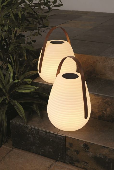 Beehive Silhouette, Battery Powered Outdoor Lights, Best Outdoor Solar Lights, Battery Powered Lights, Modern Lantern, Solar Lanterns Outdoor, Lantern Outdoor, Garden Pathways, Solar Garden Lights