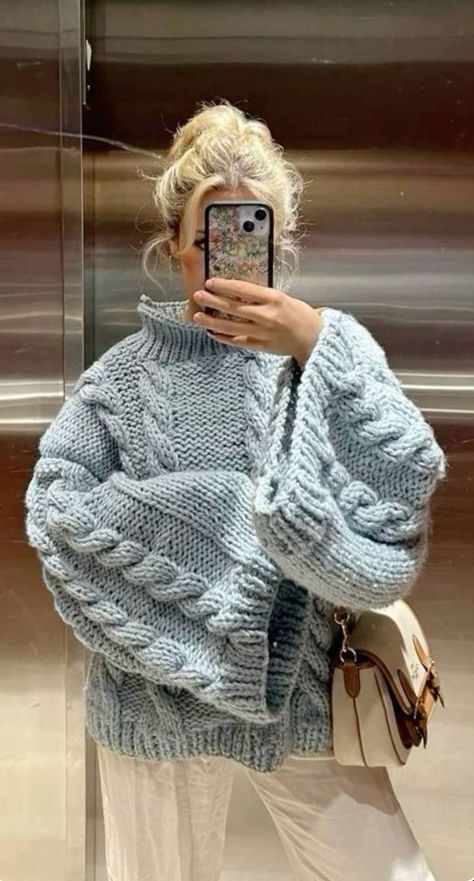 Ny Winter, Chica Chola, Stile Hijab, Latina Outfits, Fashion Girly, Mode Zara, Skandinavian Fashion, Thrift Inspo, Italy Outfits