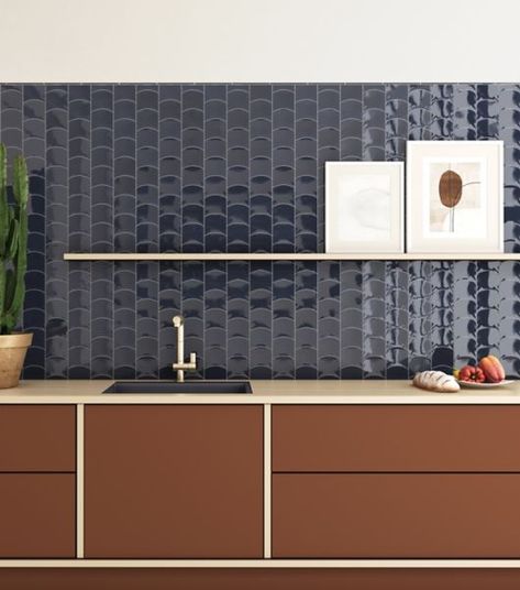 Blue Tile Backsplash Kitchen, Kitchen Upstairs, Kitchen Tile Ideas, Modern Kitchen Backsplash, Tile Backsplash Kitchen, Creative Tile, Laundry Room Layouts, Mudroom Ideas, Basement Kitchen