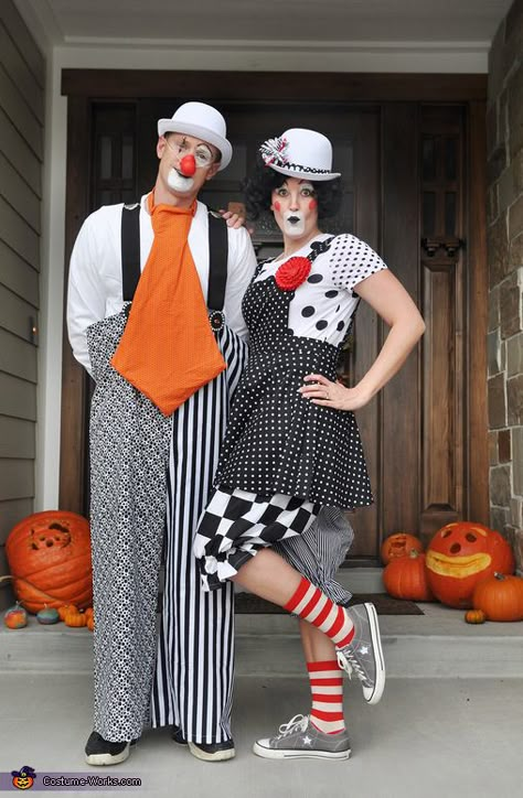 Modern Clown Costume, Old School Clown Costume, Diy Clown Outfit Women, Custom Clown Costumes Adult, Scary Circus Family Costume, Black And White Clown Costume, Closet Clown Costume, Diy Men’s Clown Costume, Old Fashioned Clown Costume